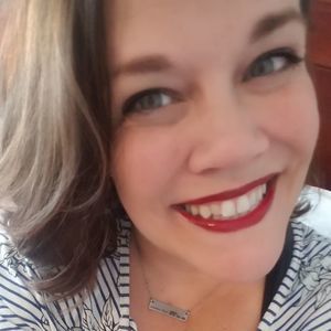 Meet your Posher, Debra